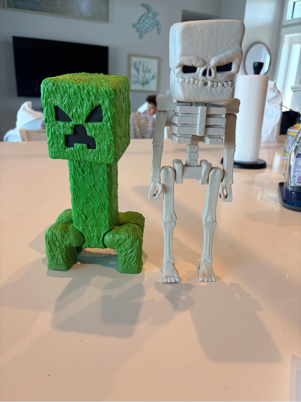 Mattel Minecraft Creeper Green & Bone White Skeleton Action Figures Playset